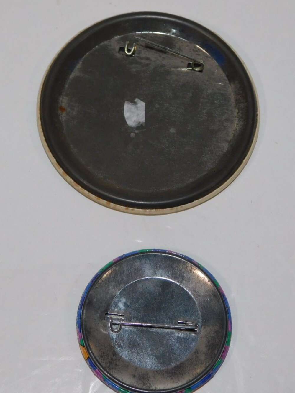 2 Vintage Disney Disneyland Winnie the Pooh Pin Back Buttons 3.5" & 2.25" - Picture 5 of 5
